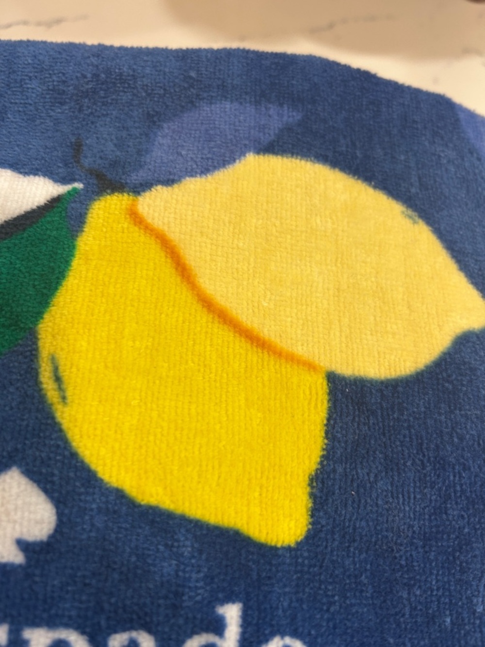 New kate spade blue and yellow lemon print beach towel - Picture 8 of 8